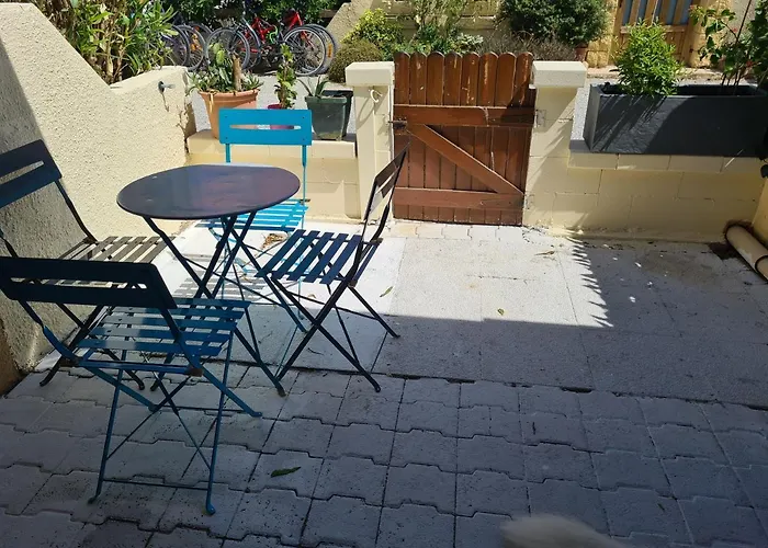 Maison En Bord D'etang