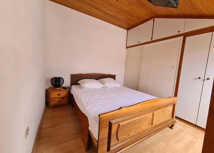 Maison En Bord D'etang * لوسات